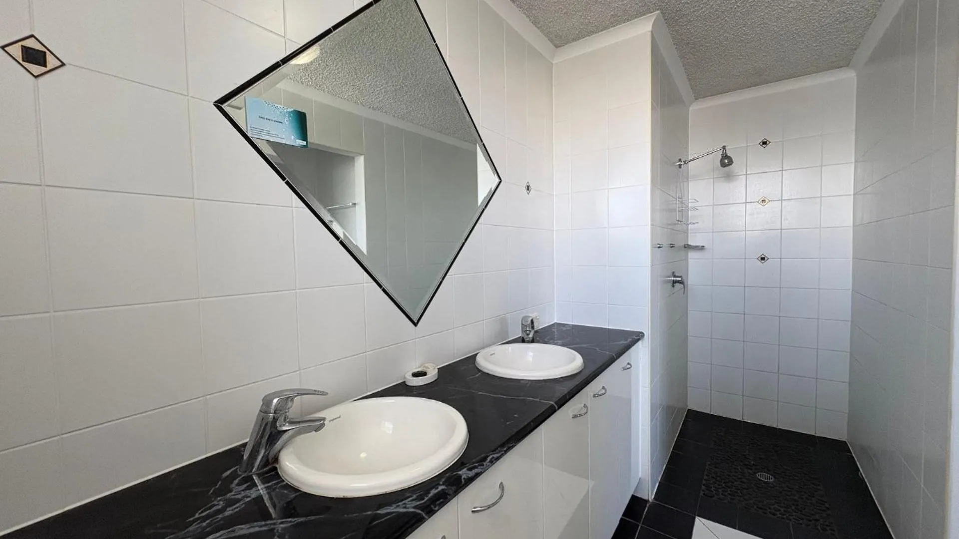 Araluen Unit 14 Apartment Golden Beach 0*,